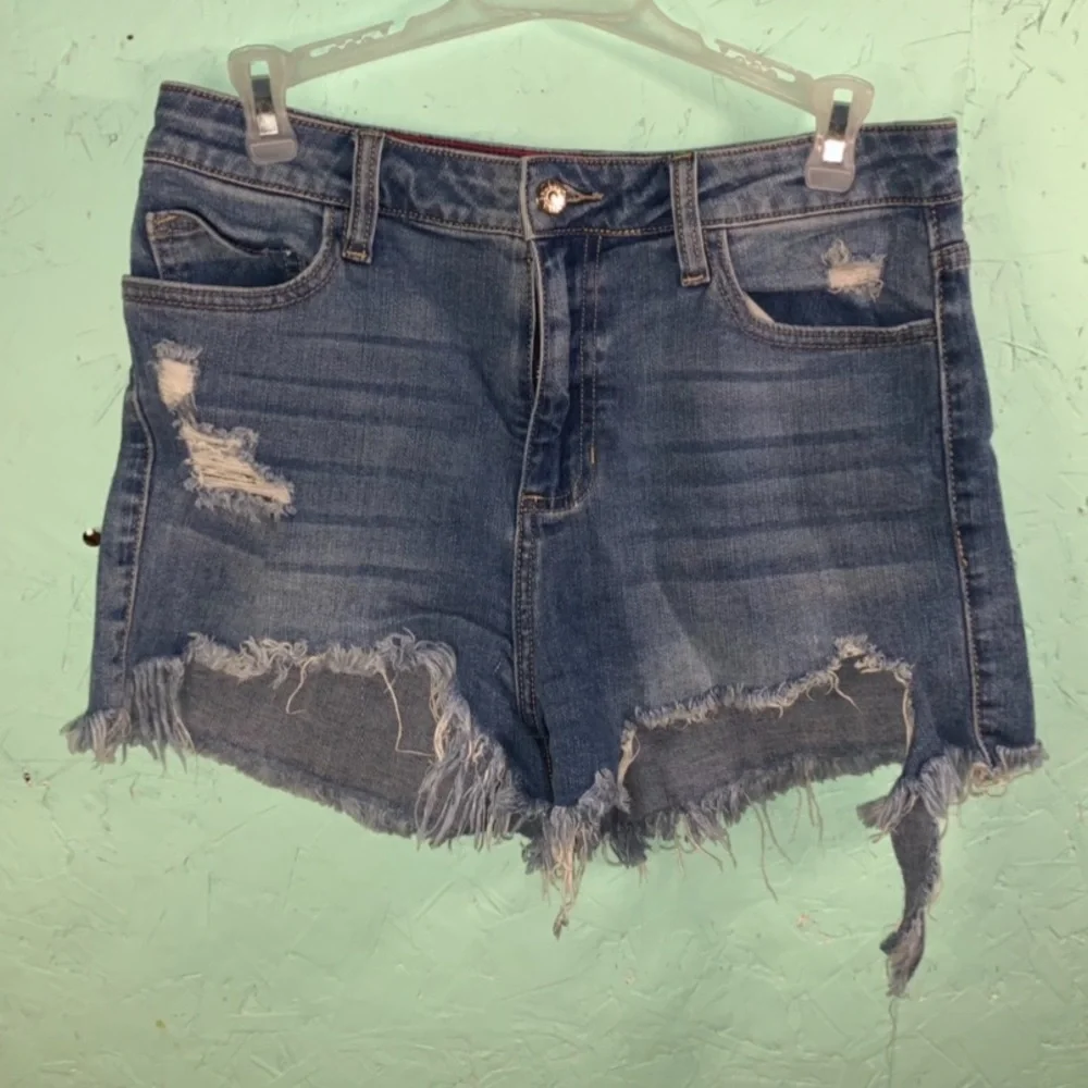 Cello Jean Shorts - Picture 1 of 9